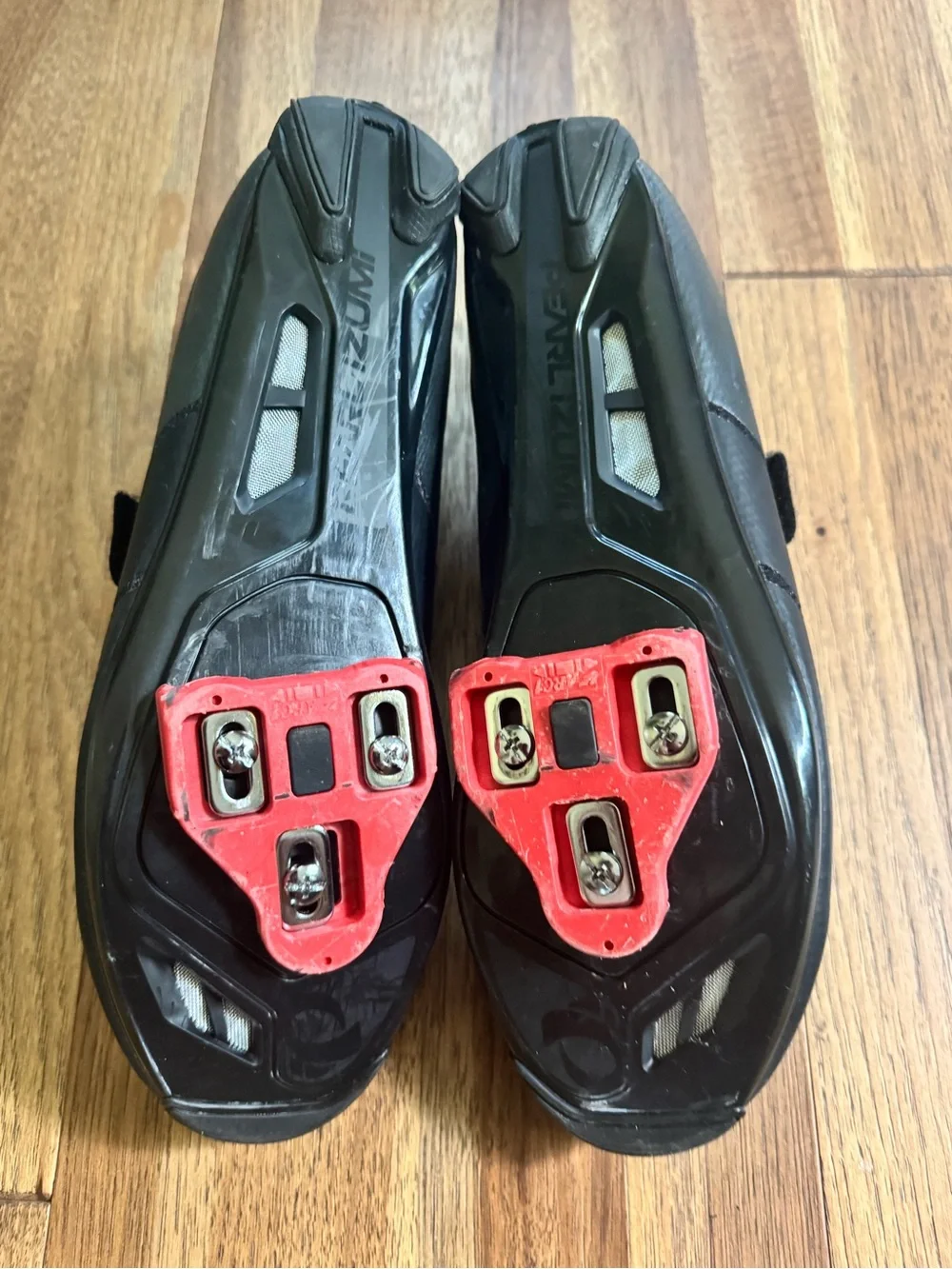 Womens Black Velcro Athletic Cycling Shoes - 3 bolt, gently used